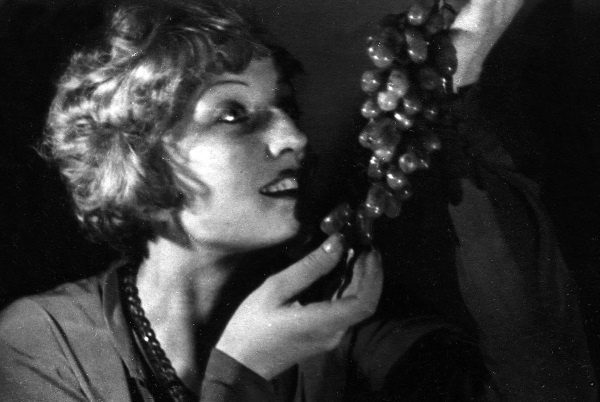 Иллюстрация к книге — Жизнь в балете. Семейные хроники Плисецких и Мессереров [i_012.jpg]