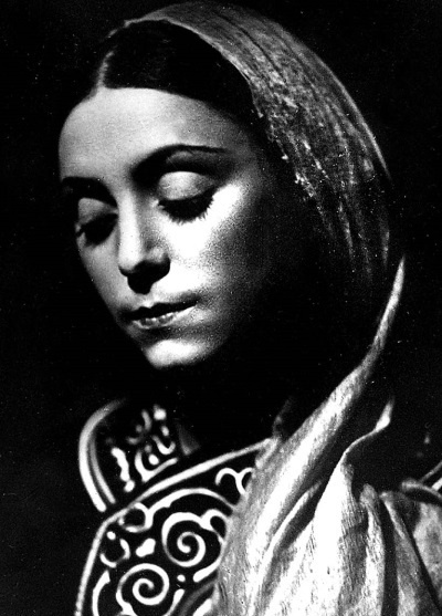 Иллюстрация к книге — Жизнь в балете. Семейные хроники Плисецких и Мессереров [i_016.jpg]