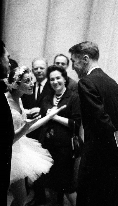 Иллюстрация к книге — Жизнь в балете. Семейные хроники Плисецких и Мессереров [i_050.jpg]