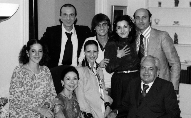 Иллюстрация к книге — Жизнь в балете. Семейные хроники Плисецких и Мессереров [i_077.jpg]