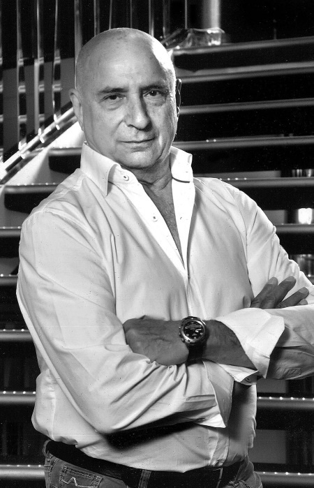 Иллюстрация к книге — Жизнь в балете. Семейные хроники Плисецких и Мессереров [i_088.jpg]