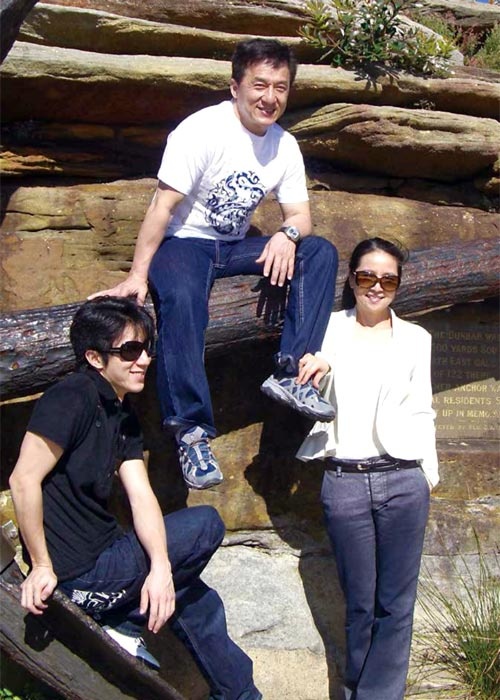 Иллюстрация к книге — Джеки Чан. Я счастливый [pic_45.jpg]