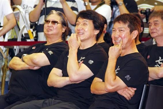 Иллюстрация к книге — Джеки Чан. Я счастливый [pic_66.jpg]