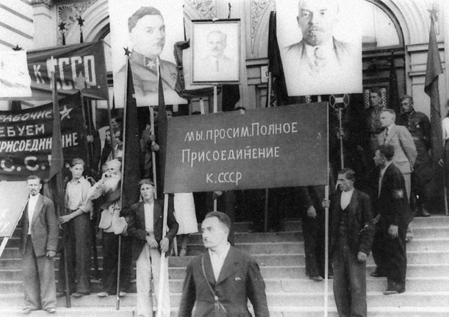 Иллюстрация к книге — Советская нация и война. Национальный вопрос в СССР, 1933–1945 [i_020.jpg]