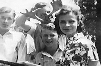 Иллюстрация к книге — Мастера секса. Жизнь и эпоха Уильяма Мастерса и Вирджинии Джонсон – пары, которая учила Америку любить [i_002.jpg]