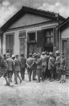 Иллюстрация к книге — Повседневная жизнь публичных домов во времена Мопассана и Золя [i_035.jpg]