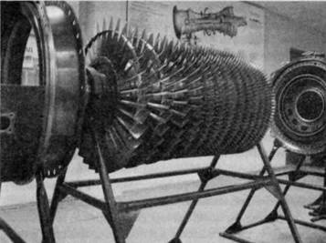 Иллюстрация к книге — Битва за скорость. Великая война авиамоторов [pic_18.jpg]