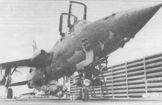 Иллюстрация к книге — F-105 Thunderchie [pic_1.jpg]