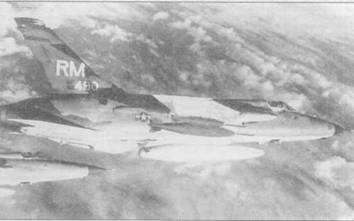 Иллюстрация к книге — F-105 Thunderchie [pic_150.jpg]