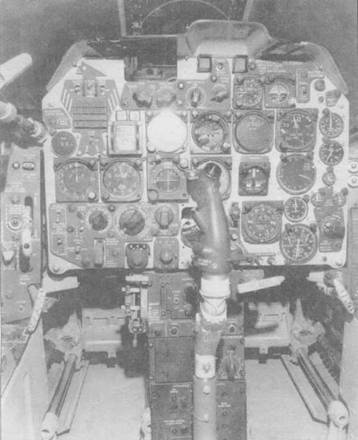 Иллюстрация к книге — F-105 Thunderchie [pic_34.jpg]