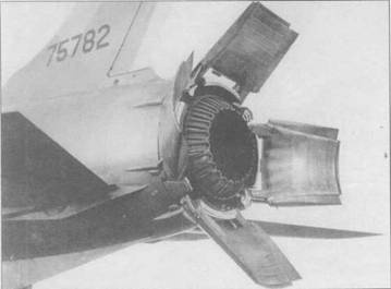 Иллюстрация к книге — F-105 Thunderchie [pic_37.jpg]