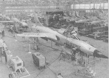 Иллюстрация к книге — F-105 Thunderchie [pic_45.jpg]