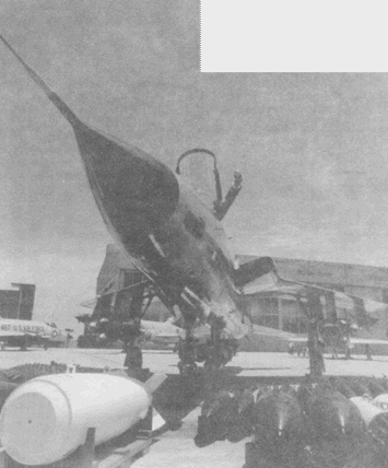 Иллюстрация к книге — F-105 Thunderchie [pic_79.jpg]