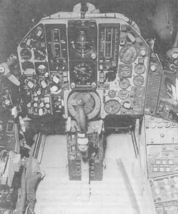 Иллюстрация к книге — F-105 Thunderchie [pic_81.jpg]