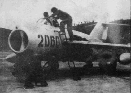 Иллюстрация к книге — Боевое применение МиГ-17 и МиГ-19 во Вьетнаме [pic_54.jpg]