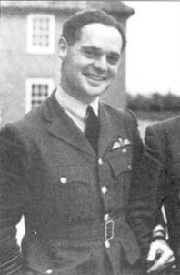 Иллюстрация к книге — Британские асы пилоты «Спитфайров» Часть 1 [pic_123.jpg]