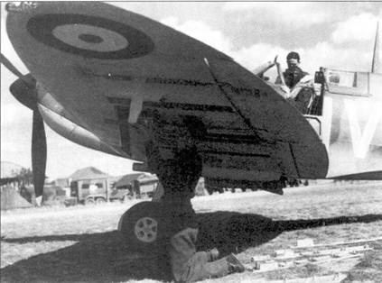 Иллюстрация к книге — Британские асы пилоты «Спитфайров» Часть 1 [pic_132.jpg]