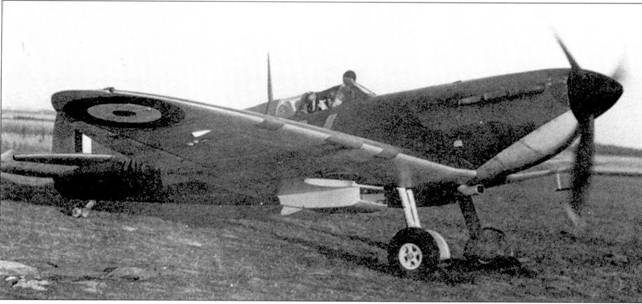 Иллюстрация к книге — Британские асы пилоты «Спитфайров» Часть 1 [pic_79.jpg]