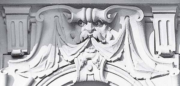 Иллюстрация к книге — Повести каменных горожан. Очерки о декоративной скульптуре Санкт-Петербурга [i_002.jpg]