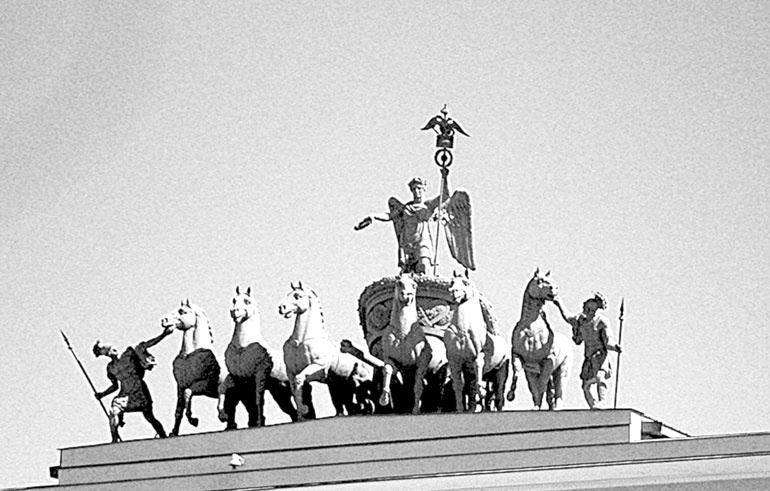 Иллюстрация к книге — Повести каменных горожан. Очерки о декоративной скульптуре Санкт-Петербурга [i_085.jpg]