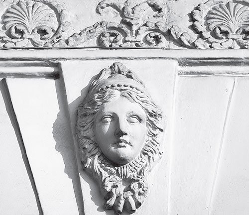 Иллюстрация к книге — Повести каменных горожан. Очерки о декоративной скульптуре Санкт-Петербурга [i_092.jpg]