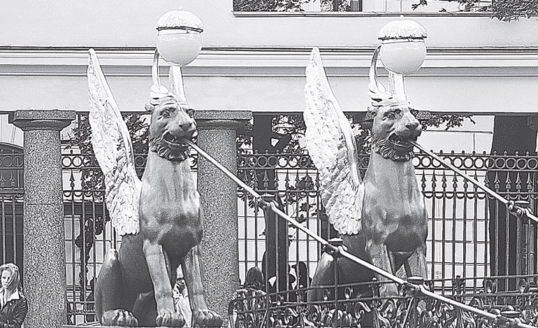 Иллюстрация к книге — Повести каменных горожан. Очерки о декоративной скульптуре Санкт-Петербурга [i_171.jpg]