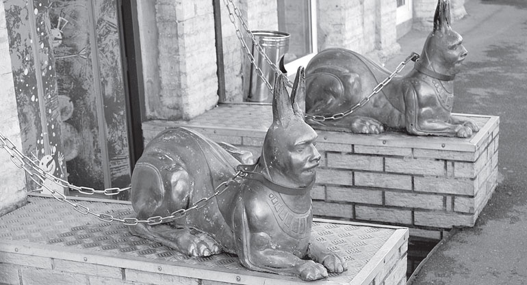 Иллюстрация к книге — Повести каменных горожан. Очерки о декоративной скульптуре Санкт-Петербурга [i_215.jpg]