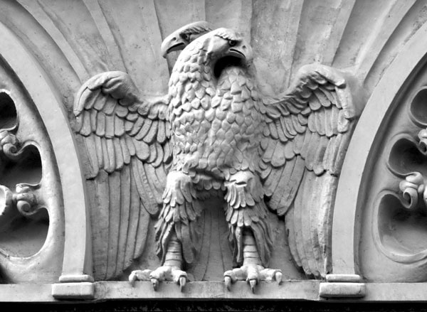 Иллюстрация к книге — Повести каменных горожан. Очерки о декоративной скульптуре Санкт-Петербурга [i_225.jpg]