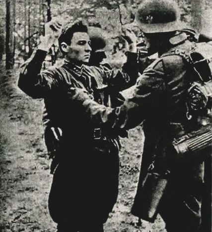 Иллюстрация к книге — Штурм Брестской крепости [i_046.jpg]