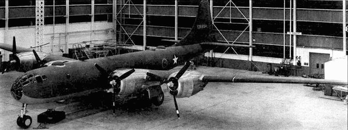 Иллюстрация к книге — B-29 Superfortress [pic_29.jpg]