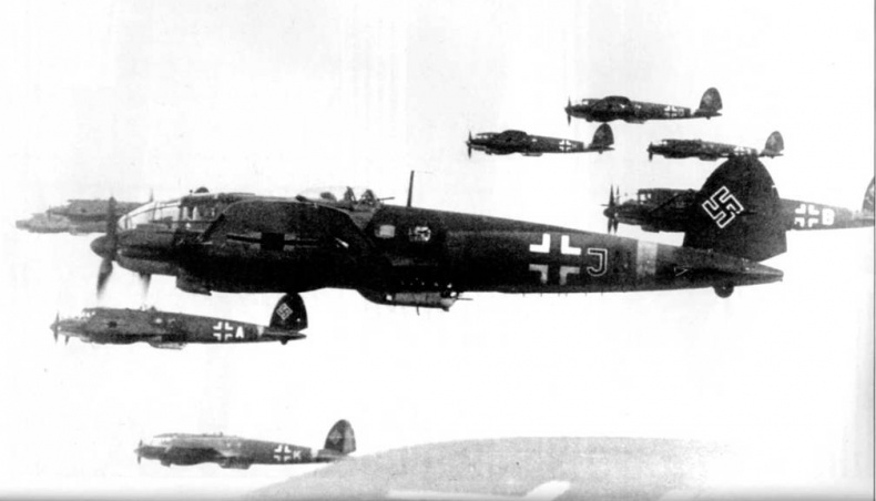 Иллюстрация к книге — Heinkel He 111. Фотоархив [pic_7.jpg]