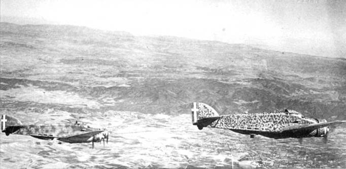 Иллюстрация к книге — Savoia Marchetti S.79 Фотоархив [pic_116.jpg]