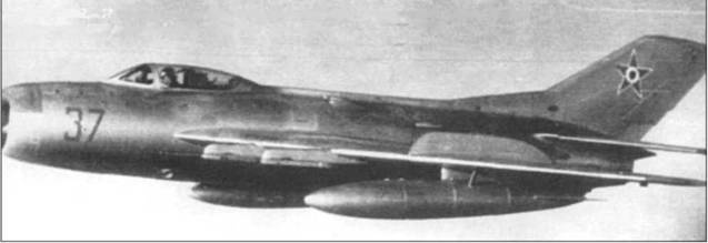 Иллюстрация к книге — МиГ-19 [pic_110.jpg]