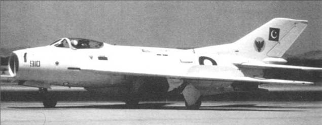 Иллюстрация к книге — МиГ-19 [pic_121.jpg]