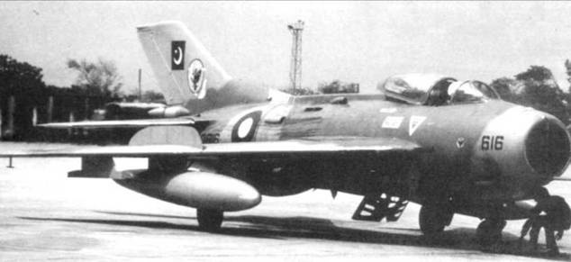 Иллюстрация к книге — МиГ-19 [pic_127.jpg]