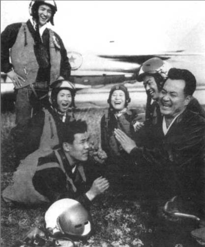 Иллюстрация к книге — МиГ-19 [pic_135.jpg]