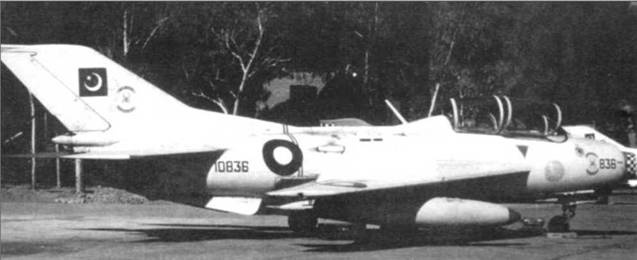 Иллюстрация к книге — МиГ-19 [pic_143.jpg]