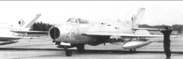 Иллюстрация к книге — МиГ-19 [pic_44.jpg]