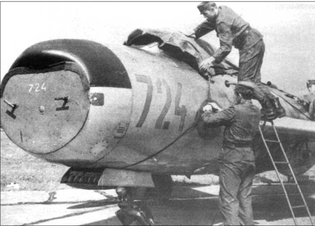 Иллюстрация к книге — МиГ-19 [pic_86.jpg]