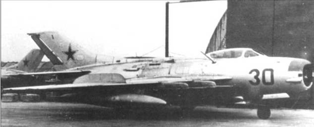 Иллюстрация к книге — МиГ-19 [pic_98.jpg]