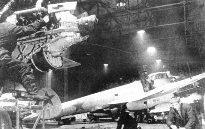 Иллюстрация к книге — Пе-2 [pic_280.jpg]