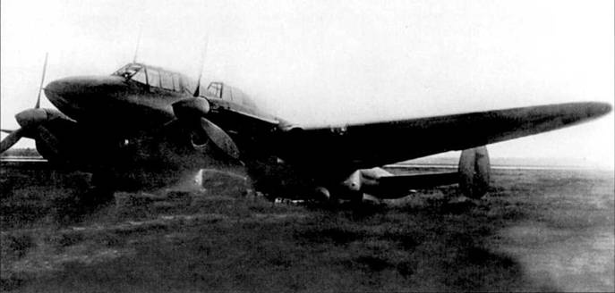 Иллюстрация к книге — Пе-2 [pic_305.jpg]