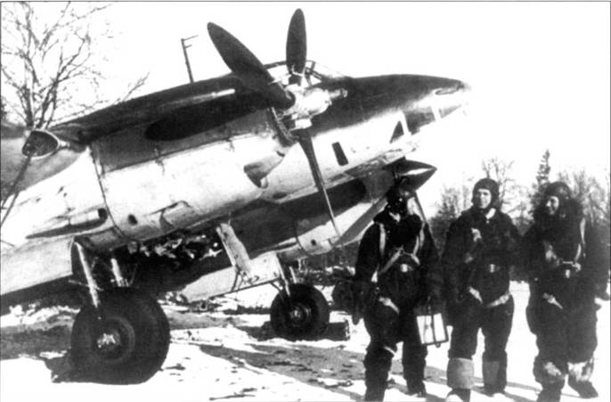 Иллюстрация к книге — Пе-2 [pic_35.jpg]