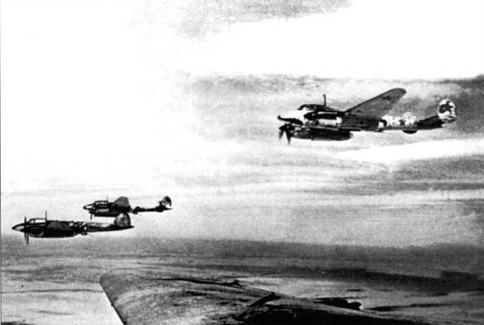 Иллюстрация к книге — Пе-2 [pic_37.jpg]