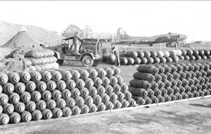 Иллюстрация к книге — B-17 Flying Fortress [pic_200.jpg]