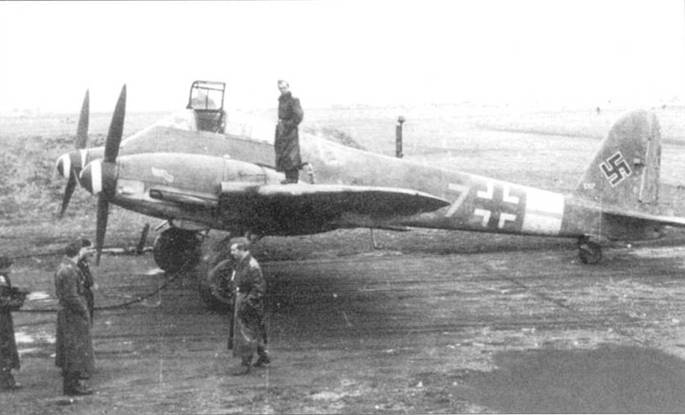 Иллюстрация к книге — Messershmitt Me 210/410 [pic_155.jpg]