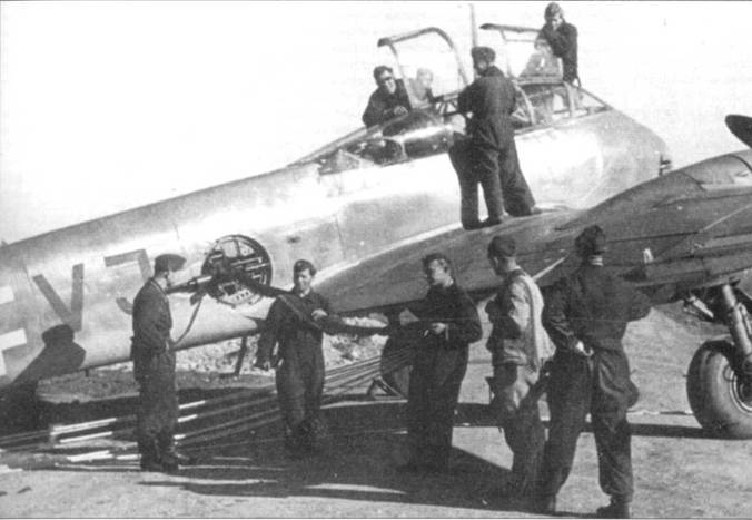Иллюстрация к книге — Messershmitt Me 210/410 [pic_43.jpg]