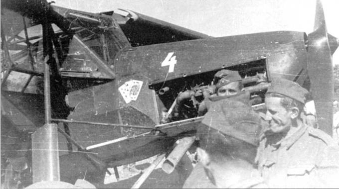 Иллюстрация к книге — Fieseler Storch [pic_126.jpg]