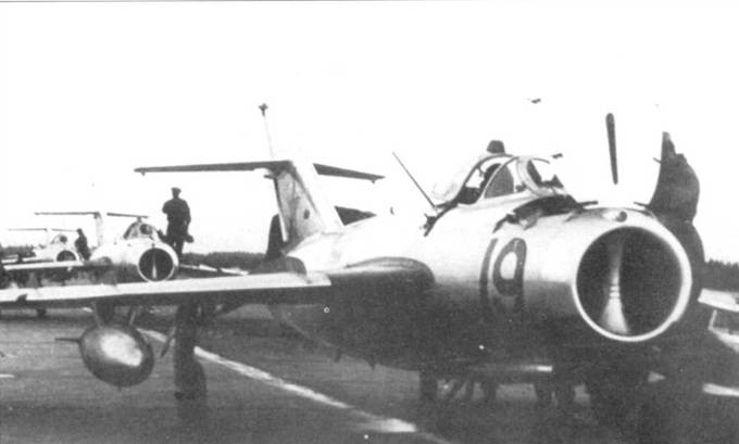 Иллюстрация к книге — МиГ-17 [pic_109.jpg]