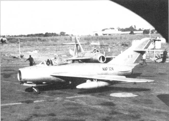 Иллюстрация к книге — МиГ-17 [pic_121.jpg]